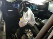 ✅ 2024 Chevrolet Silverado 1500 RST • VIN: 2GCUDEED7R1239528 • Lot: 69395285. Wystawiony na Copart z przebiegiem 28 587 mil. Bezpłatny archiwum sprzedaży aukcyjnych z USA i szczegółowy raport historii pojazdu na DreamBid. Zdjęcie 8.