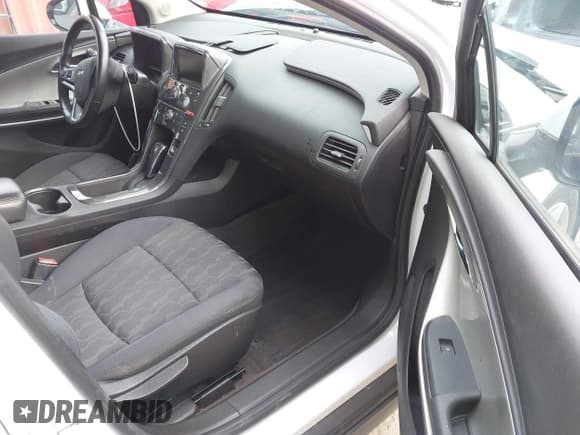 ✅ 2015 Chevrolet Volt • VIN: 1G1RC6E47FU141624 • Lot: 43303865. Wystawiony na IAAI z przebiegiem 38 622 mil. Bezpłatny archiwum sprzedaży aukcyjnych z USA i szczegółowy raport historii pojazdu na DreamBid. Zdjęcie 5.