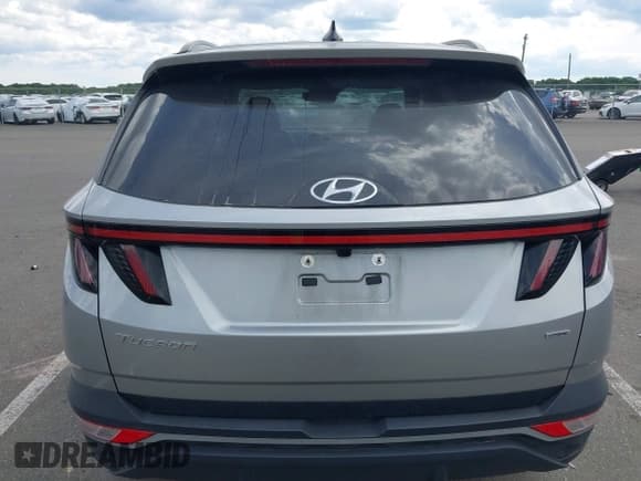 ✅ 2024 Hyundai Tucson SEL • VIN: 5NMJFCDEXRH405483 • Lot: 43110886. Listed on IAAI with 15,234 mi. Free auction sales archive from the USA and detailed vehicle history report at DreamBid. Image 16.