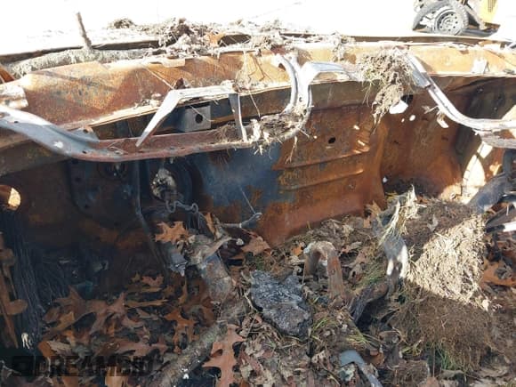 ✅ 2000 Chevrolet Silverado 1500 • VIN: 1GCEK14VXYZ370729 • Lot: 40877216. Listed on IAAI with 175,565 mi. Free auction sales archive from the USA and detailed vehicle history report at DreamBid. Image 7.