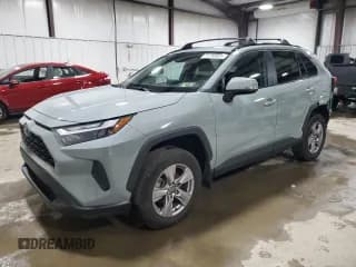 ✅ 2022 Toyota RAV4 XLE • VIN: 2T3P1RFV3NW311430 • Lot: 91260825. Wystawiony na Copart z przebiegiem 33 308 mil. Bezpłatny archiwum sprzedaży aukcyjnych z USA i szczegółowy raport historii pojazdu na DreamBid. Zdjęcie 1.
