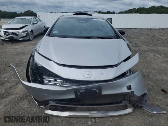 2024 Toyota Prius SE с VIN JTDACACU2R3035327, выставлен на аукционе Copart как лот 69905855 с пробегом Не указан миль и Списание • Salvage title. История ставок и продаж доступна на DreamBid. Изображение 5.