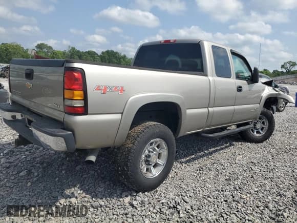 ✅ 2002 Chevrolet Silverado 2500HD LS • VIN: 1GCHK29U02Z119812 • Лот: 56510135. Опубликован ранее на Copart с пробегом 267 969 миль. Бесплатный доступ к архиву аукционных продаж из США и подробный отчёт об истории автомобиля на DreamBid. Изображение 3.
