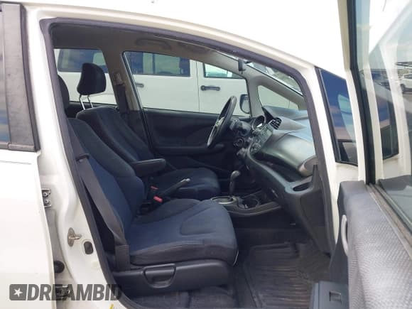 ✅ 2013 Honda Fit Sport • VIN: JHMGE8H52DC009784 • Lot: 43199569. Listed on IAAI with 206,743 mi. Free auction sales archive from the USA and detailed vehicle history report at DreamBid. Image 5.