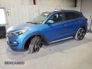2018 Hyundai Tucson Value z VIN KM8J3CA24JU642434, wystawiony jako Copart lot #71197105 z przebiegiem 145 362 mil mil oraz Czysty tytuł • Clean title. Historia ofert i sprzedaży dostępna na DreamBid. Obrazek 1.