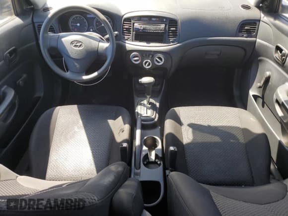 ✅ 2010 Hyundai Accent GS • VIN: KMHCM3AC9AU181150 • Лот: 58590035. Опубликован ранее на Copart с пробегом 131 192 миль. Бесплатный доступ к архиву аукционных продаж из США и подробный отчёт об истории автомобиля на DreamBid. Изображение 8.