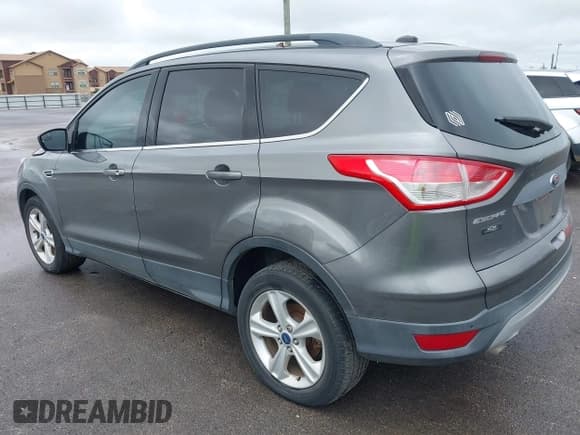 ✅ 2014 Ford Escape SE • VIN: 1FMCU9GX3EUB06947 • Lot: 42193325. Wystawiony na IAAI z przebiegiem 138 923 mil. Bezpłatny archiwum sprzedaży aukcyjnych z USA i szczegółowy raport historii pojazdu na DreamBid. Zdjęcie 3.
