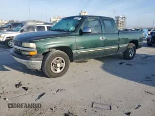 2002 Chevrolet Silverado 1500 with VIN 2GCEC19W721391097, listed as a Copart auction lot 44111575 with Not provided miles and Salvage title. Bid and sale history available at DreamBid. Image 1.
