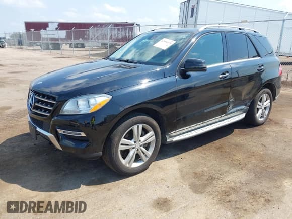 ✅ 2015 Mercedes-Benz M 350 • VIN: 4JGDA5HB6FA499290 • Lot: 42994374. Wystawiony na IAAI z przebiegiem 124 402 mil. Bezpłatny archiwum sprzedaży aukcyjnych z USA i szczegółowy raport historii pojazdu na DreamBid. Zdjęcie 2.