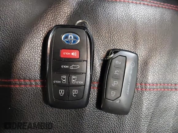 ✅ 2021 Toyota Sienna XLE • VIN: 5TDYSKFC2MS004130 • Lot: 43408630. Listed on IAAI with 135,512 mi. Free auction sales archive from the USA and detailed vehicle history report at DreamBid. Image 11.