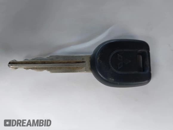 ✅ 2004 Mitsubishi Montero Sport XLS • VIN: JA4MT31RX4J007815 • Lot: 42561799. Wystawiony na IAAI z przebiegiem 239 933 mil. Bezpłatny archiwum sprzedaży aukcyjnych z USA i szczegółowy raport historii pojazdu na DreamBid. Zdjęcie 11.