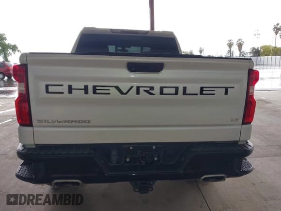 ✅ 2022 Chevrolet Silverado 1500 LT Trail Boss • VIN: 1GCPYFED2NZ110542 • Lot: 41934953. Wystawiony na IAAI z przebiegiem 62 249 mil. Bezpłatny archiwum sprzedaży aukcyjnych z USA i szczegółowy raport historii pojazdu na DreamBid. Zdjęcie 17.