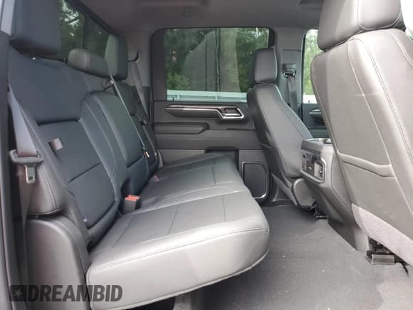 ✅ 2024 Chevrolet Silverado 2500HD LTZ • VIN: 1GC4YPEY8RF423503 • Лот: 90265935. Опубликован ранее на Copart с пробегом 9 705 миль. Бесплатный доступ к архиву аукционных продаж из США и подробный отчёт об истории автомобиля на DreamBid. Изображение 10.