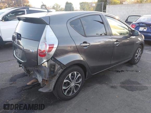 ✅ 2013 Toyota Prius Two • VIN: JTDKDTB33D1048792 • Lot: 43640641. Wystawiony na IAAI z przebiegiem 246 261 mil. Bezpłatny archiwum sprzedaży aukcyjnych z USA i szczegółowy raport historii pojazdu na DreamBid. Zdjęcie 4.