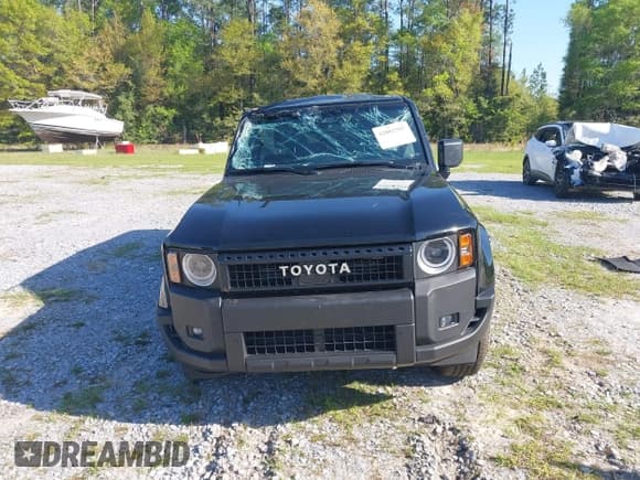 ✅ 2024 Toyota Land Cruiser • VIN: JTEABFAJ2RK013130 • Lot: 42002397. Listed on IAAI with 19,749 mi. Free auction sales archive from the USA and detailed vehicle history report at DreamBid. Image 11.