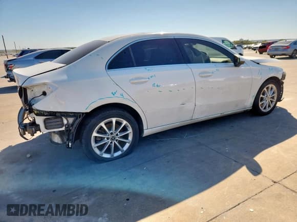 ✅ 2021 Mercedes-Benz A 220 • VIN: W1K3G4EB1MJ313431 • Лот: 81983575. Опубликован ранее на Copart с пробегом 82 603 миль. Бесплатный доступ к архиву аукционных продаж из США и подробный отчёт об истории автомобиля на DreamBid. Изображение 3.