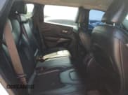 ✅ 2020 Jeep Cherokee Latitude Plus • VIN: 1C4PJMLB5LD602695 • Lot: 56363055. Wystawiony na Copart z przebiegiem 139 439 mil. Bezpłatny archiwum sprzedaży aukcyjnych z USA i szczegółowy raport historii pojazdu na DreamBid. Zdjęcie 10.