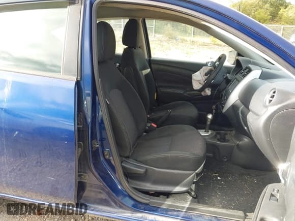 ✅ 2018 Nissan Versa SV • VIN: 3N1CN7AP7JL800661 • Lot: 43425294. Listed on IAAI with 200,099 mi. Free auction sales archive from the USA and detailed vehicle history report at DreamBid. Image 5.