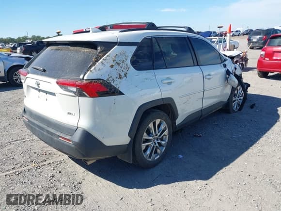 ✅ 2021 Toyota RAV4 XLE Premium • VIN: 2T3C1RFV5MW104776 • Lot: 43422474. Listed on IAAI with 137,954 mi. Free auction sales archive from the USA and detailed vehicle history report at DreamBid. Image 4.