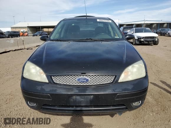 ✅ 2005 Ford Focus ST • VIN: 1FAHP38Z35W174951 • Lot: 66674795. Wystawiony na Copart z przebiegiem 220 215 mil. Bezpłatny archiwum sprzedaży aukcyjnych z USA i szczegółowy raport historii pojazdu na DreamBid. Zdjęcie 5.