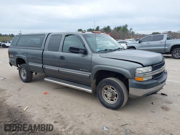 ✅ 2002 Chevrolet Silverado 2500HD • VIN: 1GCHK29U32E126728 • Lot: 43747985. Wystawiony na IAAI z przebiegiem 226 176 mil. Bezpłatny archiwum sprzedaży aukcyjnych z USA i szczegółowy raport historii pojazdu na DreamBid. Zdjęcie 1.