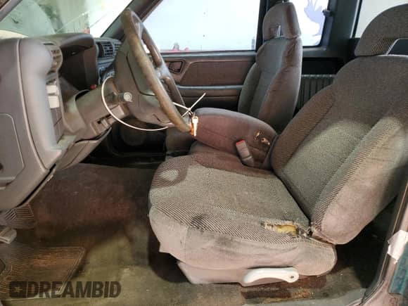 1997 Chevrolet S-10 LS с VIN 1GCCS19X7V8207622, выставлен на аукционе Copart как лот 77944314 с пробегом 223 986 миль миль и Списание • Salvage title. История ставок и продаж доступна на DreamBid. Изображение 7.