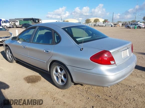 ✅ 2000 Ford Taurus SES • VIN: 1FAFP55UXYA240229 • Лот: 43231847. Опубликован ранее на IAAI с пробегом 114 662 миль. Бесплатный доступ к архиву аукционных продаж из США и подробный отчёт об истории автомобиля на DreamBid. Изображение 3.