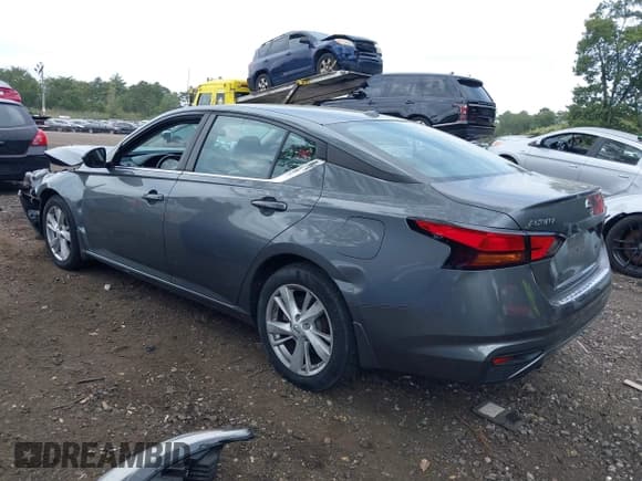 ✅ 2019 Nissan Altima SR • VIN: 1N4BL4CW2KC139528 • Lot: 43218262. Listed on IAAI with 80,478 mi. Free auction sales archive from the USA and detailed vehicle history report at DreamBid. Image 3.