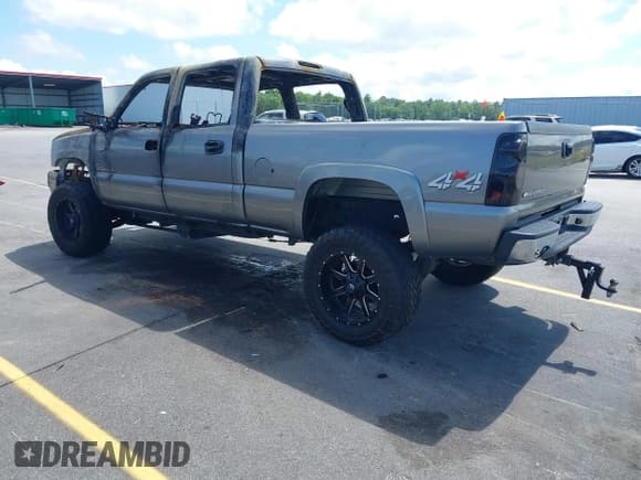✅ 2007 Chevrolet Silverado 2500HD LT1 • VIN: 1GCHK23D17F168390 • Lot: 42382974. Wystawiony na IAAI z przebiegiem 220 880 mil. Bezpłatny archiwum sprzedaży aukcyjnych z USA i szczegółowy raport historii pojazdu na DreamBid. Zdjęcie 3.