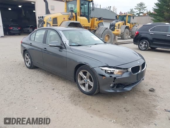 ✅ 2014 BMW 3 Series 320i xDrive • VIN: WBA3C3C5XEF986796 • Lot: 43579996. Listed on IAAI with 124,416 mi. Free auction sales archive from the USA and detailed vehicle history report at DreamBid. Image 1.
