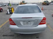 ✅ 2004 Mercedes-Benz C 230 Kompressor • VIN: WDBRF40J14A640366 • Lot: 43635106. Wystawiony na IAAI z przebiegiem 177 263 mil. Bezpłatny archiwum sprzedaży aukcyjnych z USA i szczegółowy raport historii pojazdu na DreamBid. Zdjęcie 17.