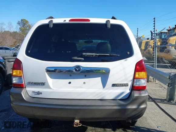 ✅ 2004 Mazda Tribute ES • VIN: 4F2CZ96164KM14997 • Lot: 41190092. Wystawiony na IAAI z przebiegiem 214 278 mil. Bezpłatny archiwum sprzedaży aukcyjnych z USA i szczegółowy raport historii pojazdu na DreamBid. Zdjęcie 17.