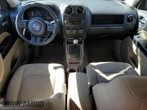 ✅ 2014 Jeep Patriot Sport • VIN: 1C4NJPBB9ED911454 • Lot: 86517465. Wystawiony na Copart z przebiegiem 145 863 mil. Bezpłatny archiwum sprzedaży aukcyjnych z USA i szczegółowy raport historii pojazdu na DreamBid. Zdjęcie 8.