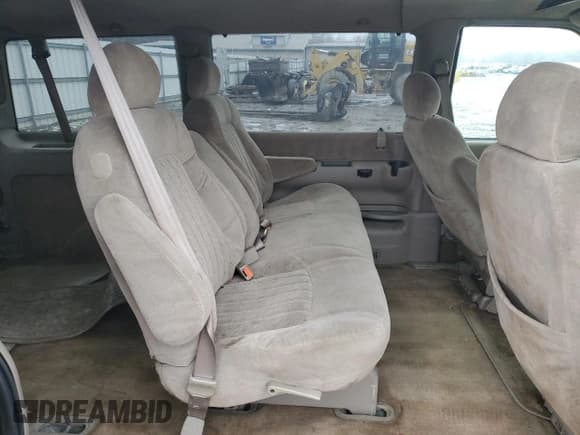 ✅ 2000 GMC Safari • VIN: 1GKDM19W9YB537215 • Lot: 44083255. Wystawiony na Copart z przebiegiem 230 032 mil. Bezpłatny archiwum sprzedaży aukcyjnych z USA i szczegółowy raport historii pojazdu na DreamBid. Zdjęcie 11.