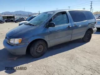 ✅ 2000 Toyota Sienna CE • VIN: 4T3ZF19C4YU238224 • Lot: 87040675. Listed on Copart with 317,740 mi. Free auction sales archive from the USA and detailed vehicle history report at DreamBid. Image 1.