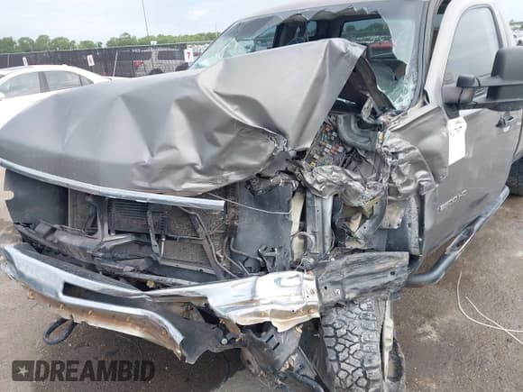 ✅ 2009 Chevrolet Silverado 2500HD LT • VIN: 1GCHK59K99E147190 • Lot: 42651797. Wystawiony na IAAI z przebiegiem 284 045 mil. Bezpłatny archiwum sprzedaży aukcyjnych z USA i szczegółowy raport historii pojazdu na DreamBid. Zdjęcie 5.