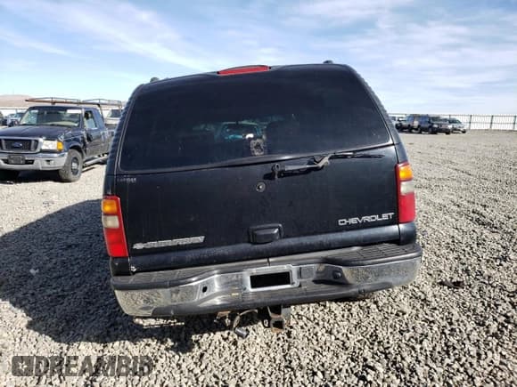 ✅ 2002 Chevrolet Suburban LT • VIN: 1GNFK16T02J261631 • Лот: 46933875. Опубликован ранее на Copart с пробегом Не указан. Бесплатный доступ к архиву аукционных продаж из США и подробный отчёт об истории автомобиля на DreamBid. Изображение 6.