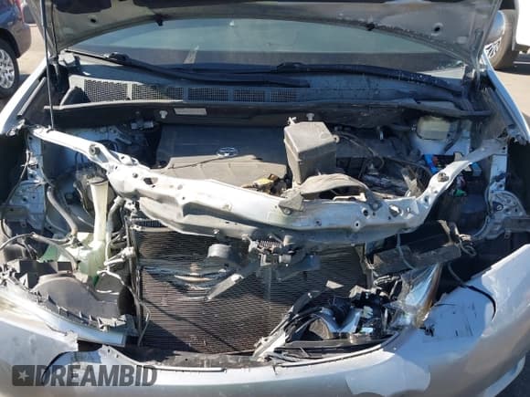 ✅ 2016 Toyota Sienna LE AAS • VIN: 5TDKK3DC3GS697681 • Lot: 42270904. Listed on IAAI with 108,586 mi. Free auction sales archive from the USA and detailed vehicle history report at DreamBid. Image 10.