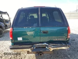 ✅ 1995 Chevrolet Suburban • VIN: 1GNFK16K6SJ398208 • Lot: 55222954. Wystawiony na Copart z przebiegiem 131 045 mil. Bezpłatny archiwum sprzedaży aukcyjnych z USA i szczegółowy raport historii pojazdu na DreamBid. Zdjęcie 6.