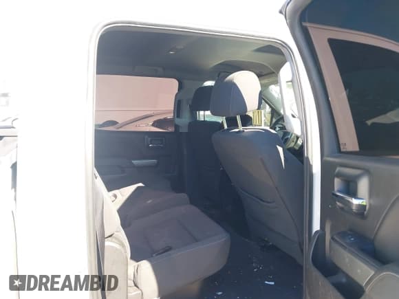 ✅ 2018 Chevrolet Silverado 1500 LT • VIN: 3GCPCREC6JG482791 • Lot: 43519455. Wystawiony na IAAI z przebiegiem 174 730 mil. Bezpłatny archiwum sprzedaży aukcyjnych z USA i szczegółowy raport historii pojazdu na DreamBid. Zdjęcie 8.