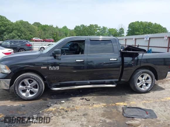 2016 Ram 1500 Big Horn with VIN 1C6RR6LT1GS183033, listed as a IAAI auction lot 42265550 with 258,566 mi miles and . Bid and sale history available at DreamBid. Image 14.