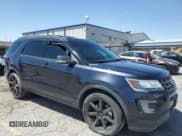 ✅ 2017 Ford Explorer XLT • VIN: 1FM5K7D82HGA70137 • Lot: 57715745. Wystawiony na Copart z przebiegiem 91 282 mil. Bezpłatny archiwum sprzedaży aukcyjnych z USA i szczegółowy raport historii pojazdu na DreamBid. Zdjęcie 4.