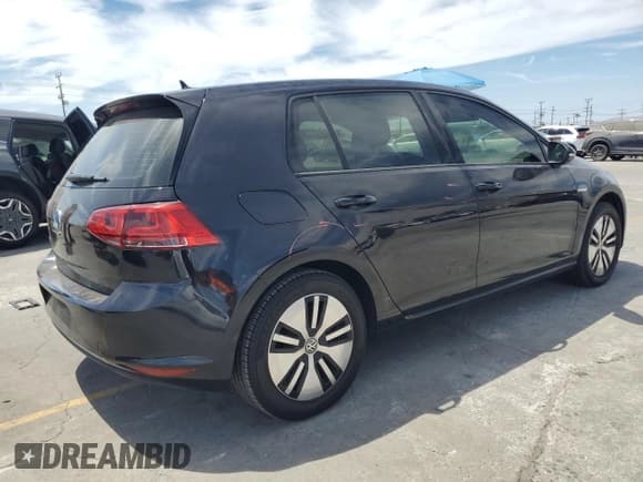 ✅ 2016 Volkswagen Golf SE • VIN: WVWKP7AU0GW910916 • Lot: 70004065. Wystawiony na Copart z przebiegiem 72 656 mil. Bezpłatny archiwum sprzedaży aukcyjnych z USA i szczegółowy raport historii pojazdu na DreamBid. Zdjęcie 3.