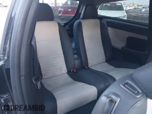 ✅ 2011 Volvo C30 • VIN: YV1672MK7B2196663 • Лот: 43508344. Опубликован ранее на IAAI с пробегом 105 733 миль. Бесплатный доступ к архиву аукционных продаж из США и подробный отчёт об истории автомобиля на DreamBid. Изображение 8.