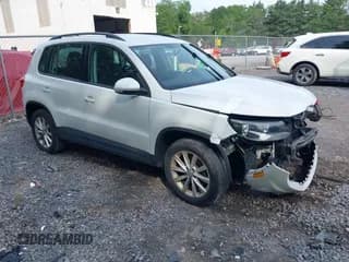 ✅ 2018 Volkswagen Tiguan • VIN: WVGBV7AX7JK001470 • Lot: 42491979. Wystawiony na IAAI z przebiegiem 40 746 mil. Bezpłatny archiwum sprzedaży aukcyjnych z USA i szczegółowy raport historii pojazdu na DreamBid. Zdjęcie 1.