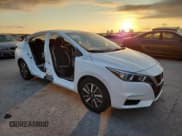 ✅ 2022 Nissan Versa SV • VIN: 3N1CN8EV1NL846488 • Лот: 87397605. Опубликован ранее на Copart с пробегом 6 546 миль. Бесплатный доступ к архиву аукционных продаж из США и подробный отчёт об истории автомобиля на DreamBid. Изображение 4.