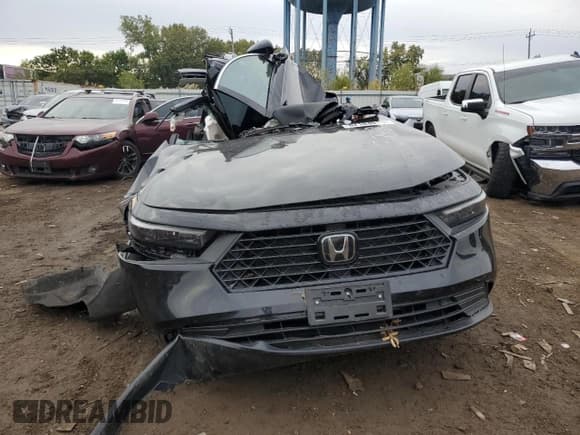 ✅ 2023 Honda Accord EX • VIN: 1HGCY1F37PA022659 • Lot: 82183015. Wystawiony na Copart z przebiegiem Nie podano. Bezpłatny archiwum sprzedaży aukcyjnych z USA i szczegółowy raport historii pojazdu na DreamBid. Zdjęcie 5.