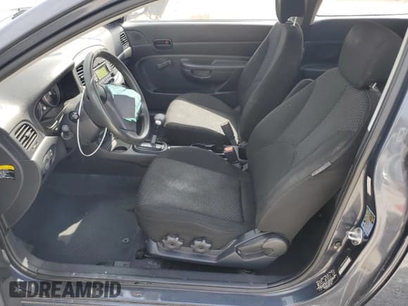 ✅ 2008 Hyundai Accent GS • VIN: KMHCM36C38U082276 • Лот: 57222655. Опубликован ранее на Copart с пробегом 198 504 миль. Бесплатный доступ к архиву аукционных продаж из США и подробный отчёт об истории автомобиля на DreamBid. Изображение 7.