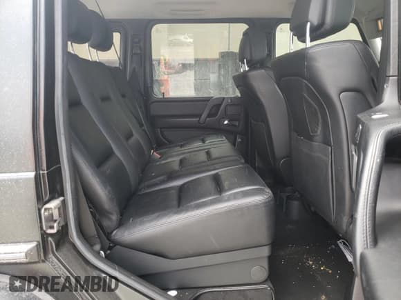 ✅ 2018 Mercedes-Benz G • VIN: WDCYC3KH7JX295132 • Lot: 38375412. Wystawiony na Copart z przebiegiem 26 903 mil. Bezpłatny archiwum sprzedaży aukcyjnych z USA i szczegółowy raport historii pojazdu na DreamBid. Zdjęcie 6.