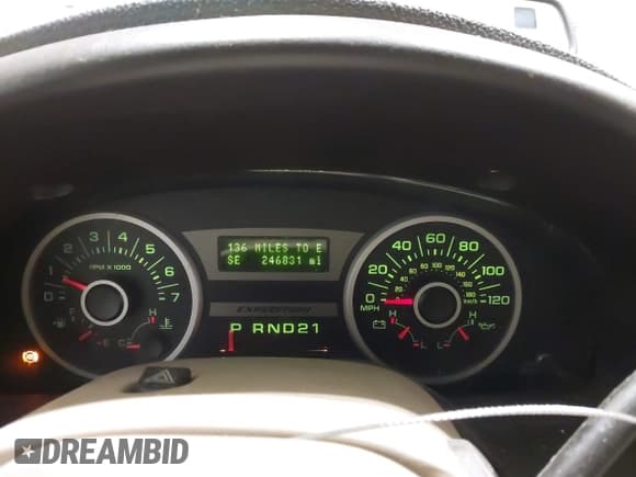 ✅ 2005 Ford Expedition Special Service • VIN: 1FMPU16515LA85217 • Lot: 42238830. Listed on IAAI with 246,831 mi. Free auction sales archive from the USA and detailed vehicle history report at DreamBid. Image 7.